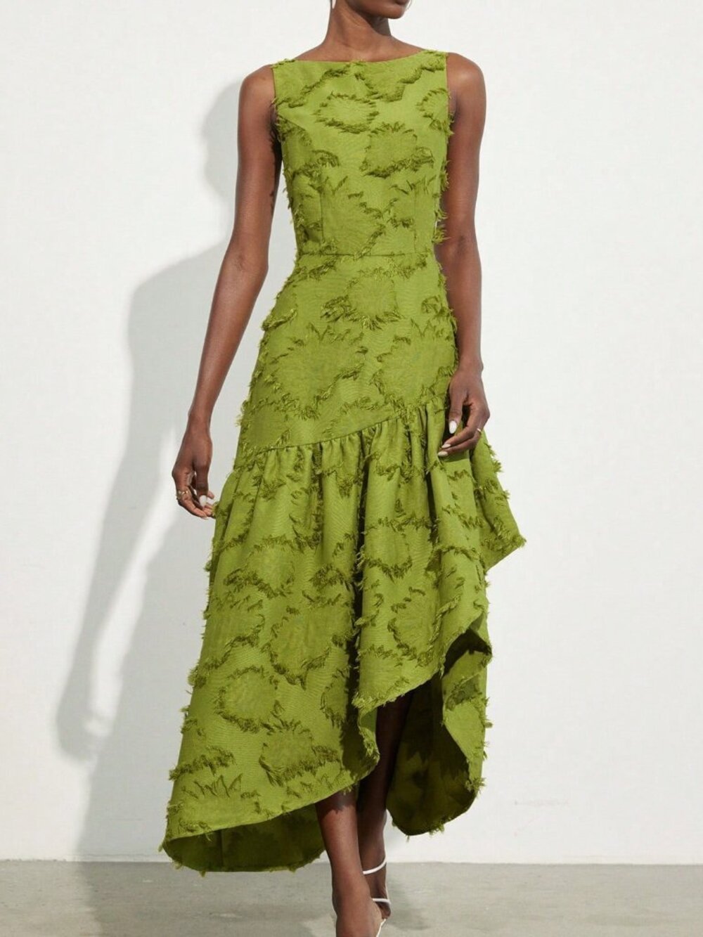 Green Elegant Women's Round Neck Sleeveless Waist-Cinched Skirt Dress - Picture 5 of 7